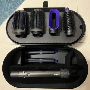 Dyson Airwrap with travel pack & extra barrels!